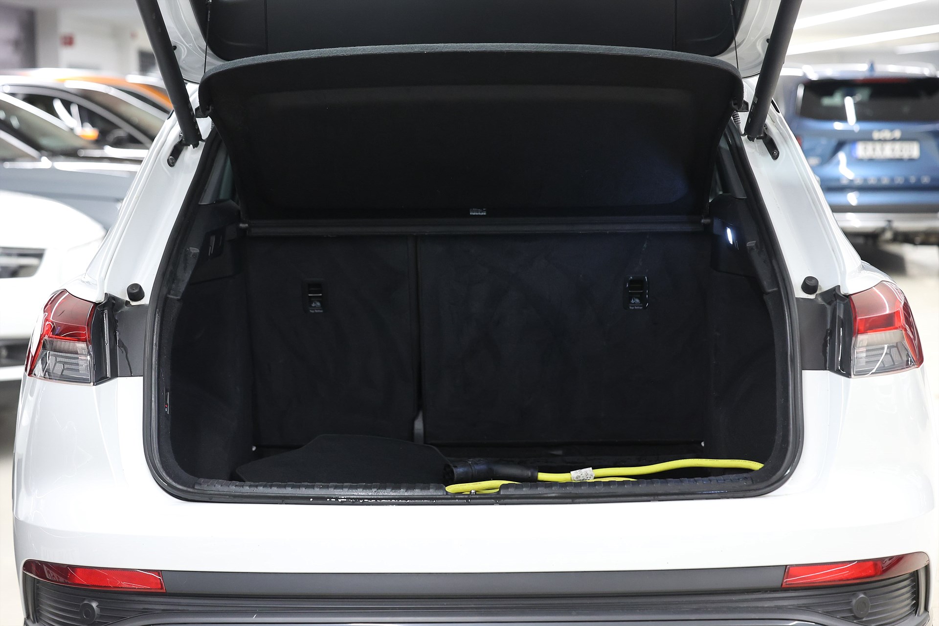 Audi Q4 40 e-tron 204hk *Hjulkampanj!* Värmare B-kamera Drag