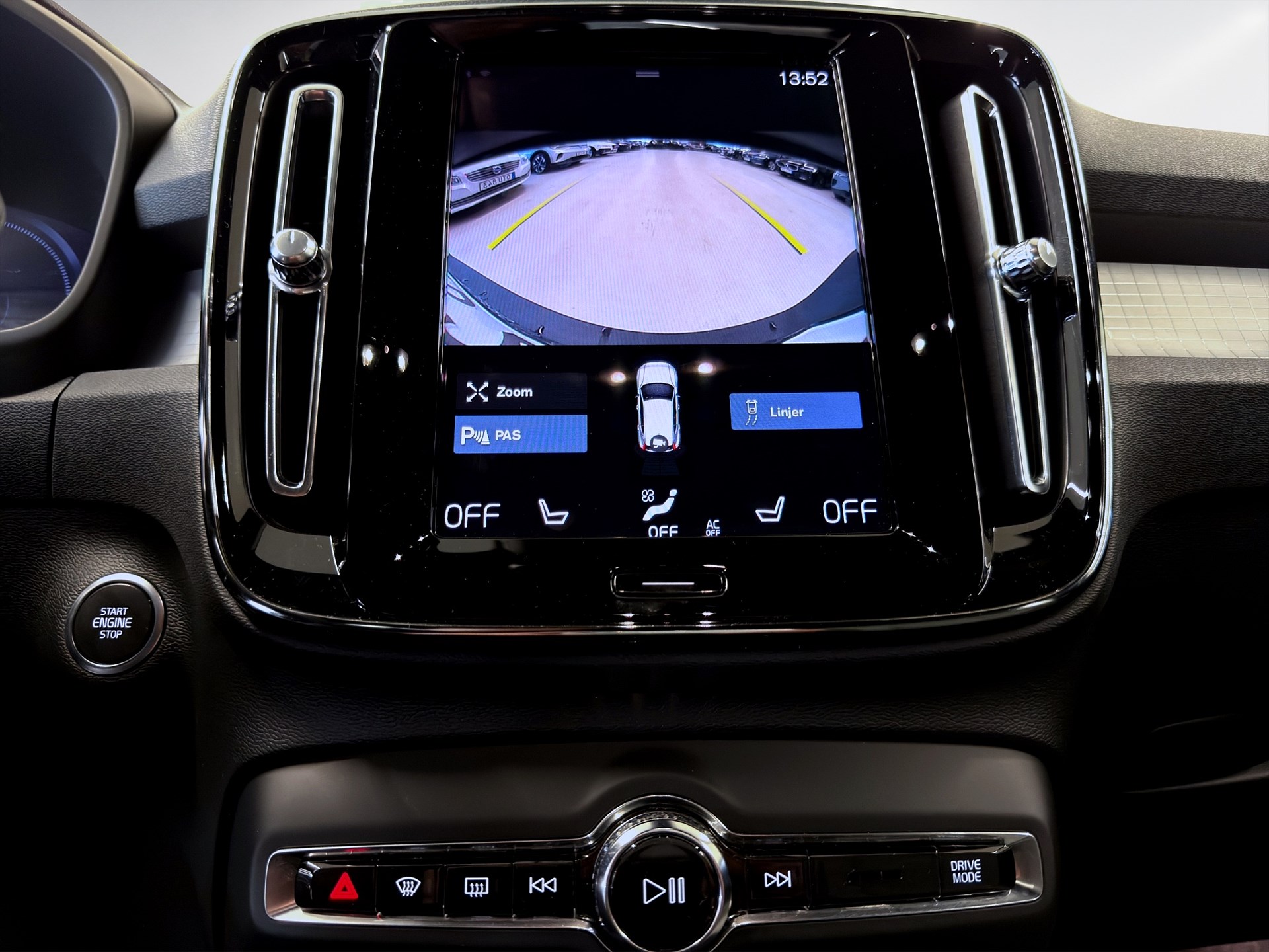 Volvo XC40 Recharge T4 211hk Core Bright B-Kamera Keyless Navi