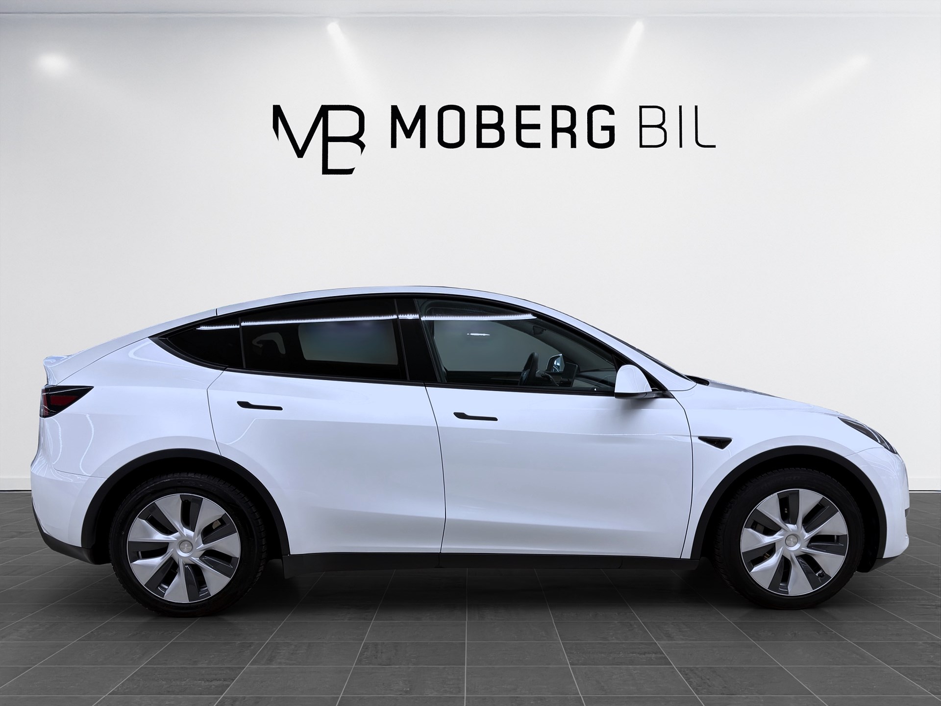 Tesla Model Y Standard Range 299hk Helg på Moberg! Pano Drag B-Kamera
