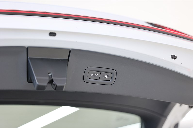 Polestar 2 Long Range DM AWD Plus Paket H/K Pano B-Kamera