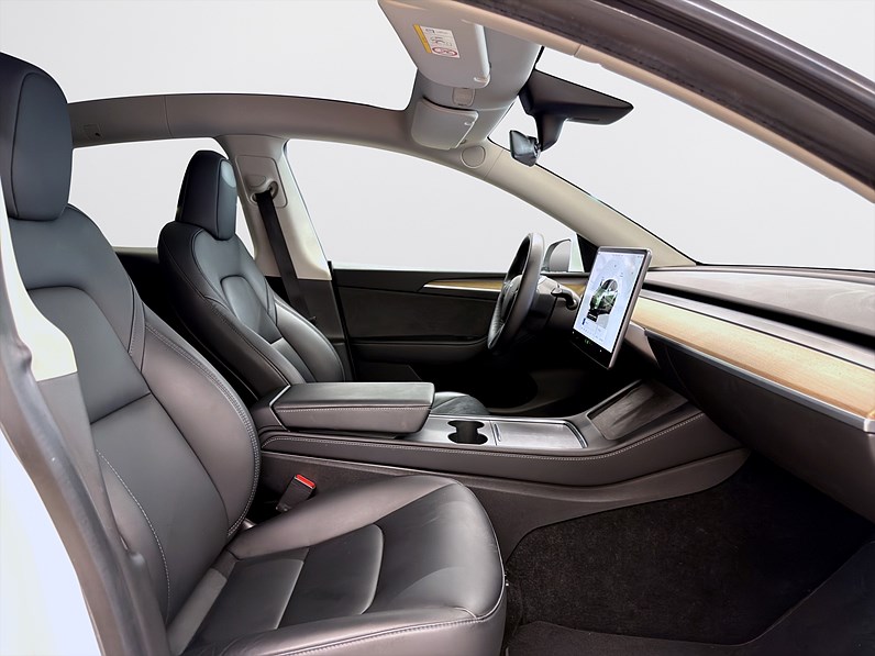 Tesla Model Y Long Range 514hk Helg på Moberg! Pano Navi Drag