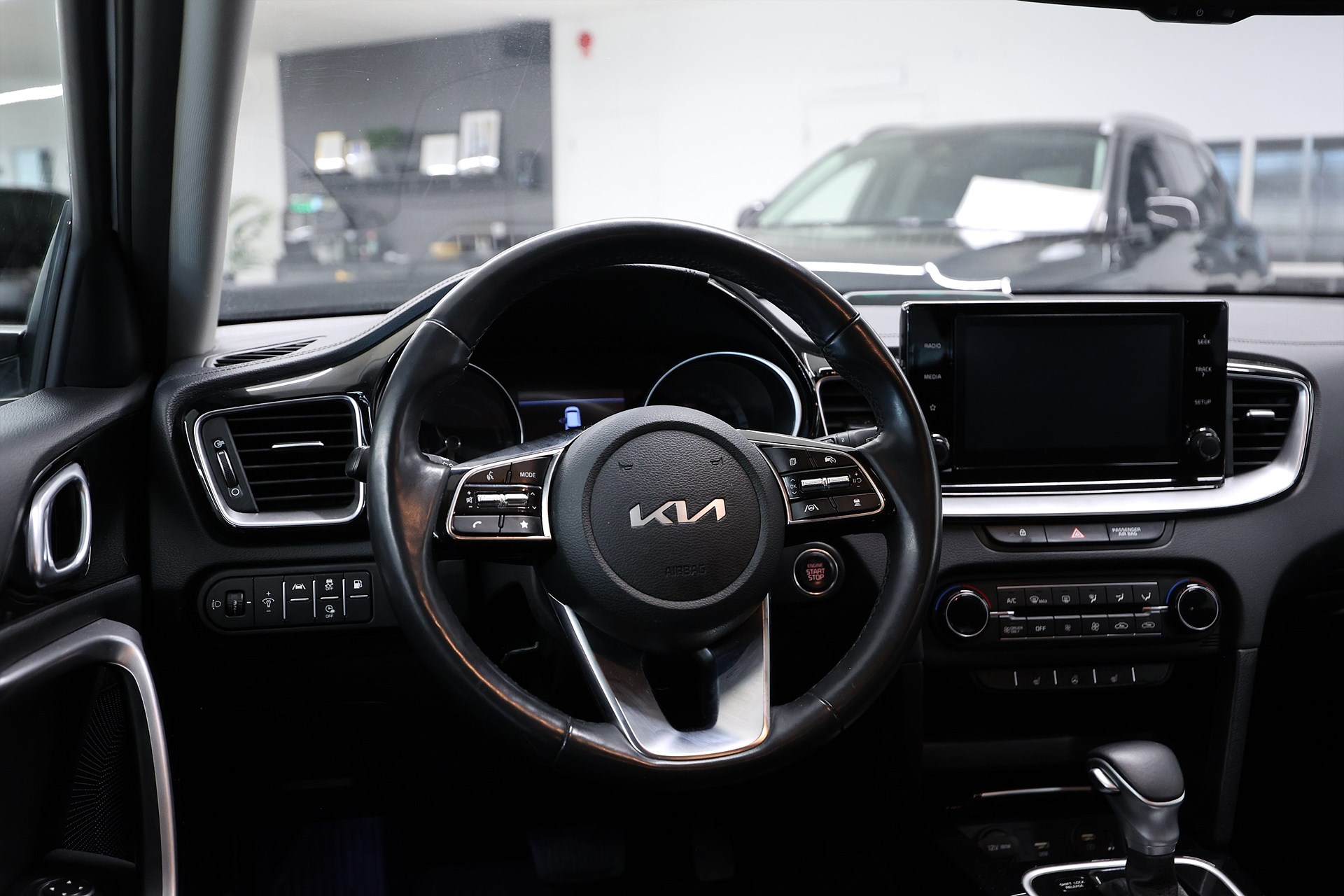 Kia Ceed SW Plug-in 141hk Advance B-kamera Keyless LED