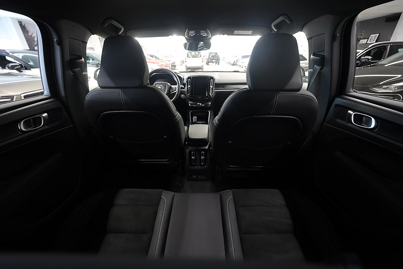 Volvo XC40 Recharge Single Motor 231hk Plus Keyless B-kamera Drag