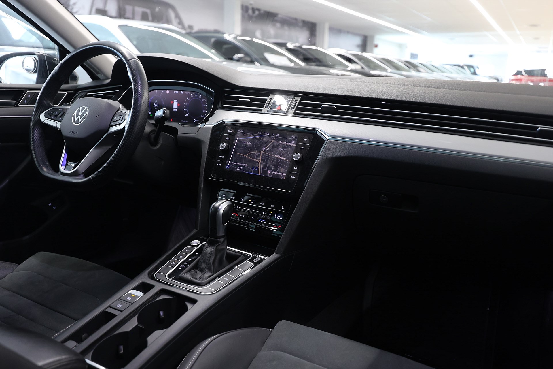 Volkswagen Passat SC GTE 218hk Executive Alcantara Drag B-Kamera