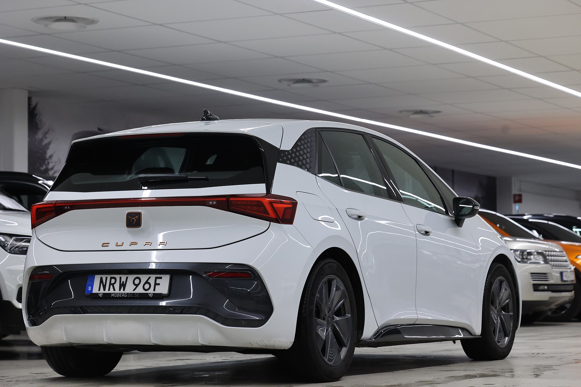 Cupra Born 204hk *Hjulkampanj!* Värmare B-kamera Navi Farth