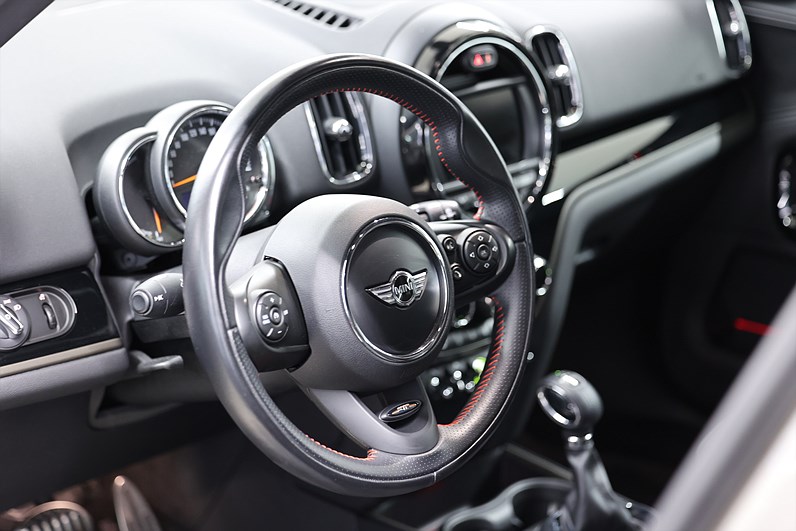 Mini Cooper Countryman SE ALL4 Pepper Keyless Navi PDC MOMS