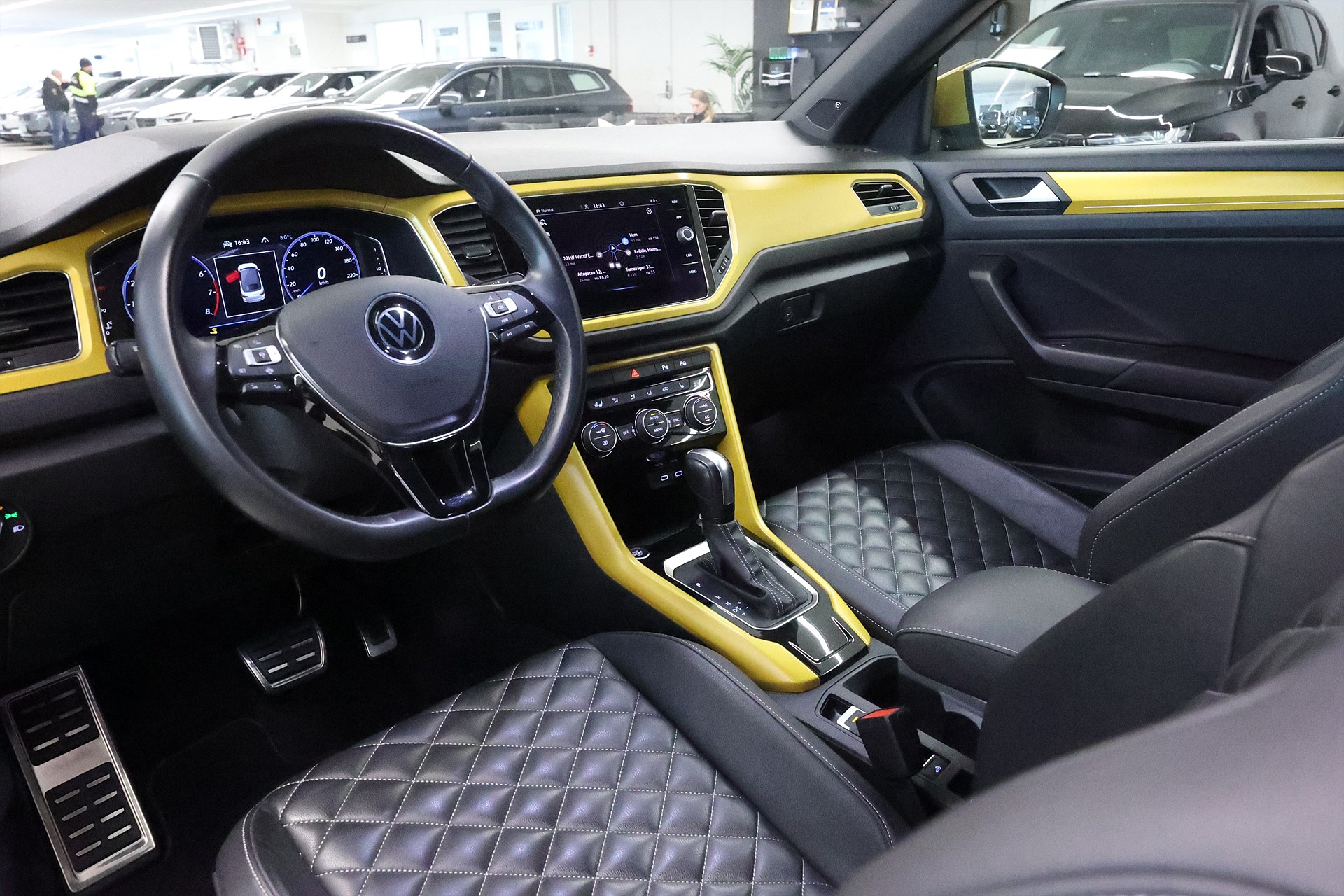 Volkswagen T-Roc Cabriolet 1.5 TSI 150hk R Line Läder Beats B-Kamera