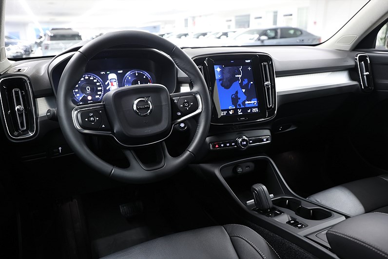 Volvo XC40 D3 AWD Geartronic 150hk Momentum Pro Läder Navi
