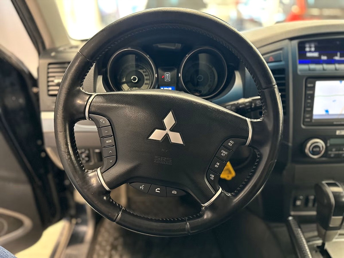 Mitsubishi Pajero – bild 15