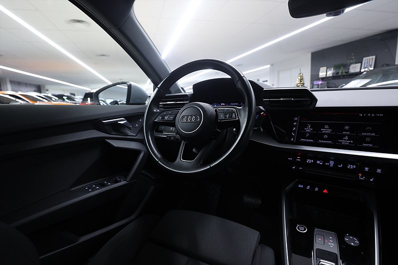 Audi A3 Sportback 35 TFSI 150hk *Hjulkampanj!* Proline Farth PDC