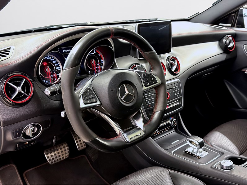 Mercedes-Benz CLA 45 AMG 4M 360hk Shooting Brake Pano H/K