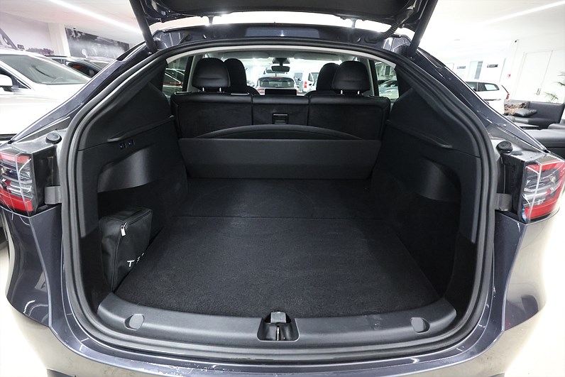 Tesla Model Y Long Range AWD 514hk Autopilot Pano Läder Navi