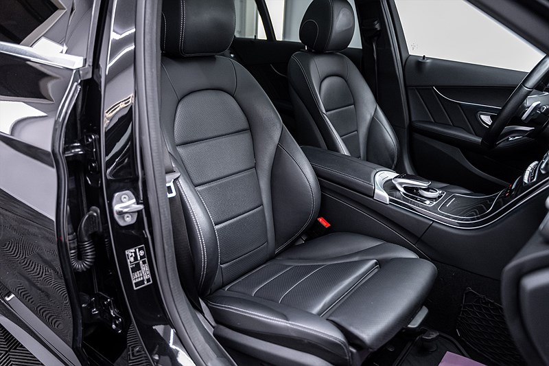 Mercedes-benz C-Klass 2018 - miniatyr 27