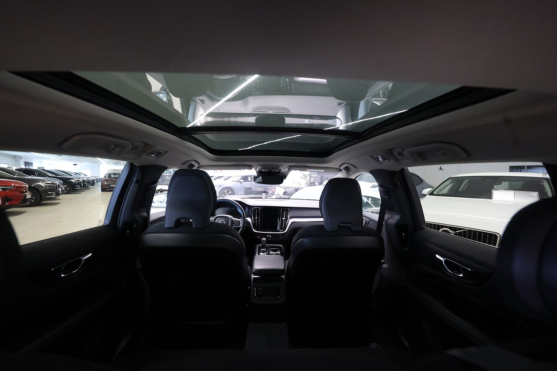 Volvo V60 Recharge T6 AWD 340hk Momentum Pano H/K Keyless