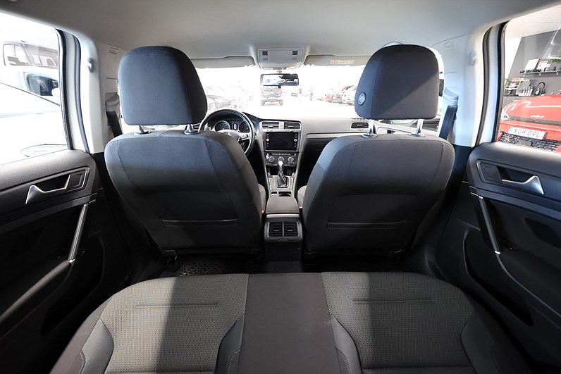 Volkswagen Golf 5-dörrar 1.0 TSI 110hk R-Line Base CarPlay
