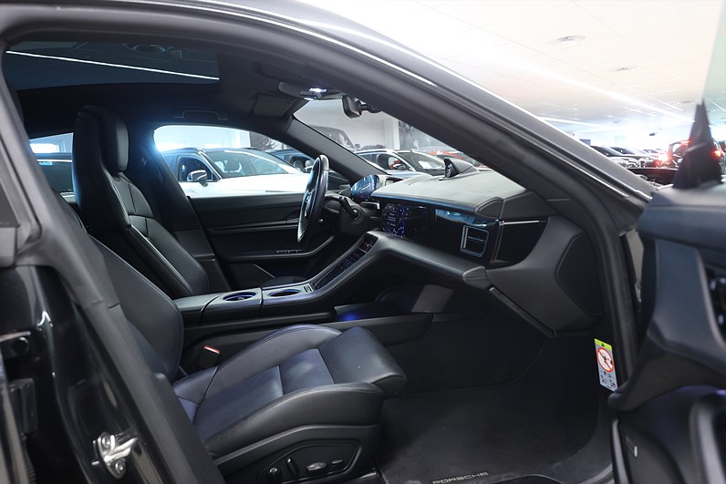 Porsche Taycan 4S Performance 571hk Chrono BOSE Pano