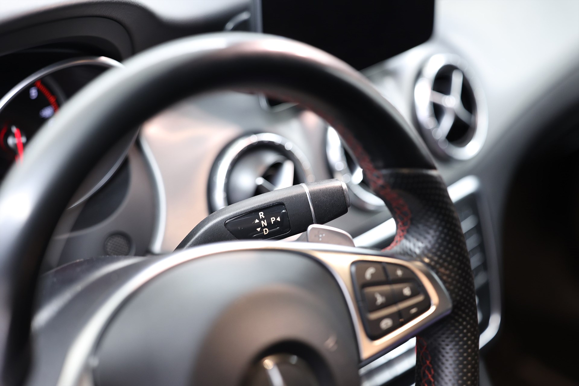 Mercedes-Benz CLA 220 D 177hk AMG Sport B-Kamera Carplay