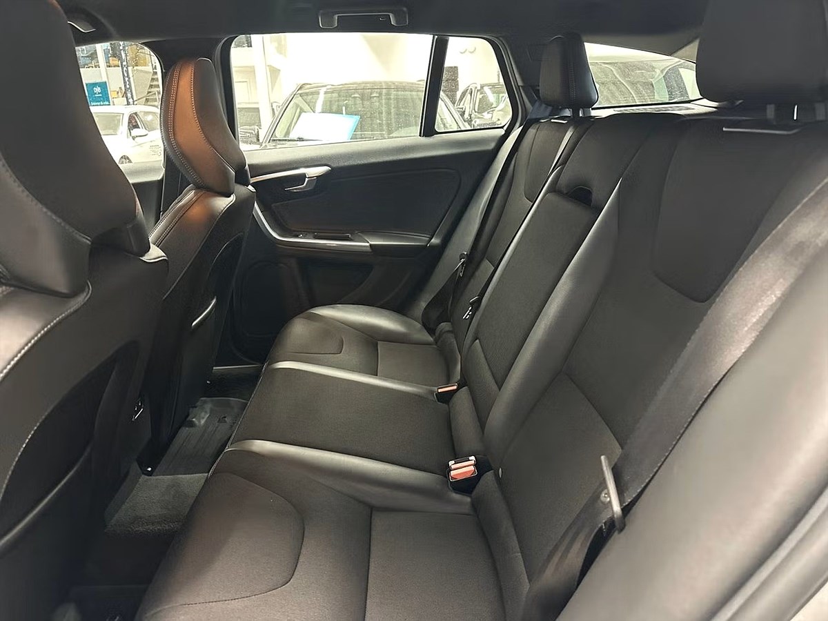 Volvo V60 Cross Country – bild 14