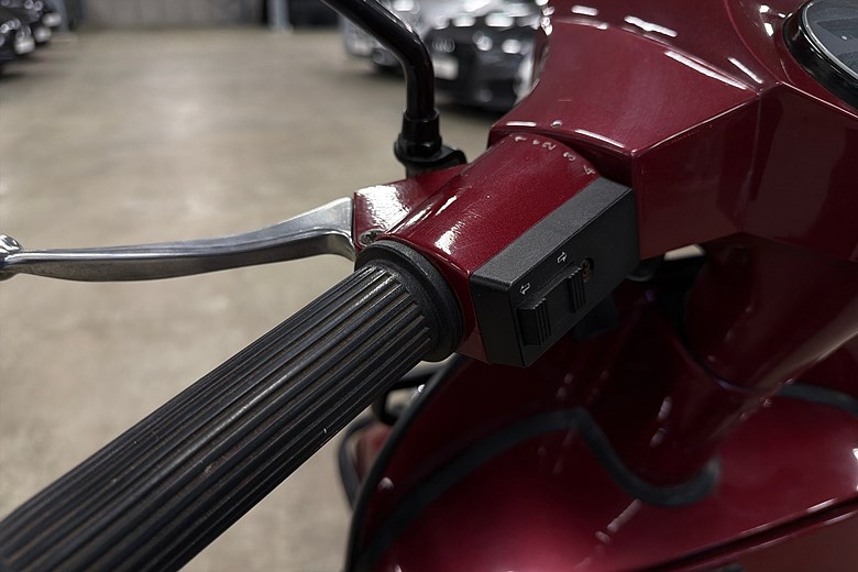 Piaggio Vespa PX 0.2 CVT, 12hk, 1993 UNIK, röd – bild 13 av 17, begagnad hos Niber i Järfälla