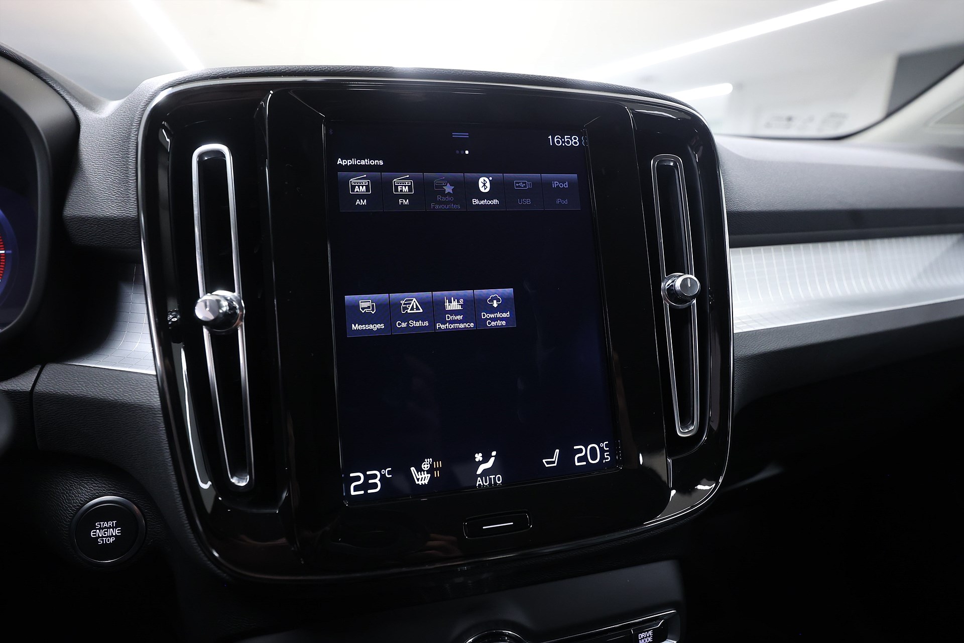 Volvo XC40 D3 AWD Geartronic 150hk Momentum Pro Läder Navi