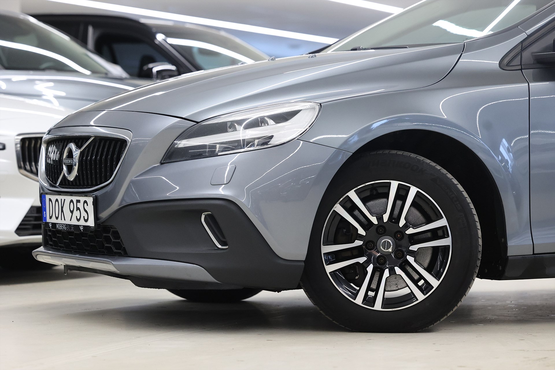 Volvo V40 Cross Country D3 150hk Momentum Värmare BLIS