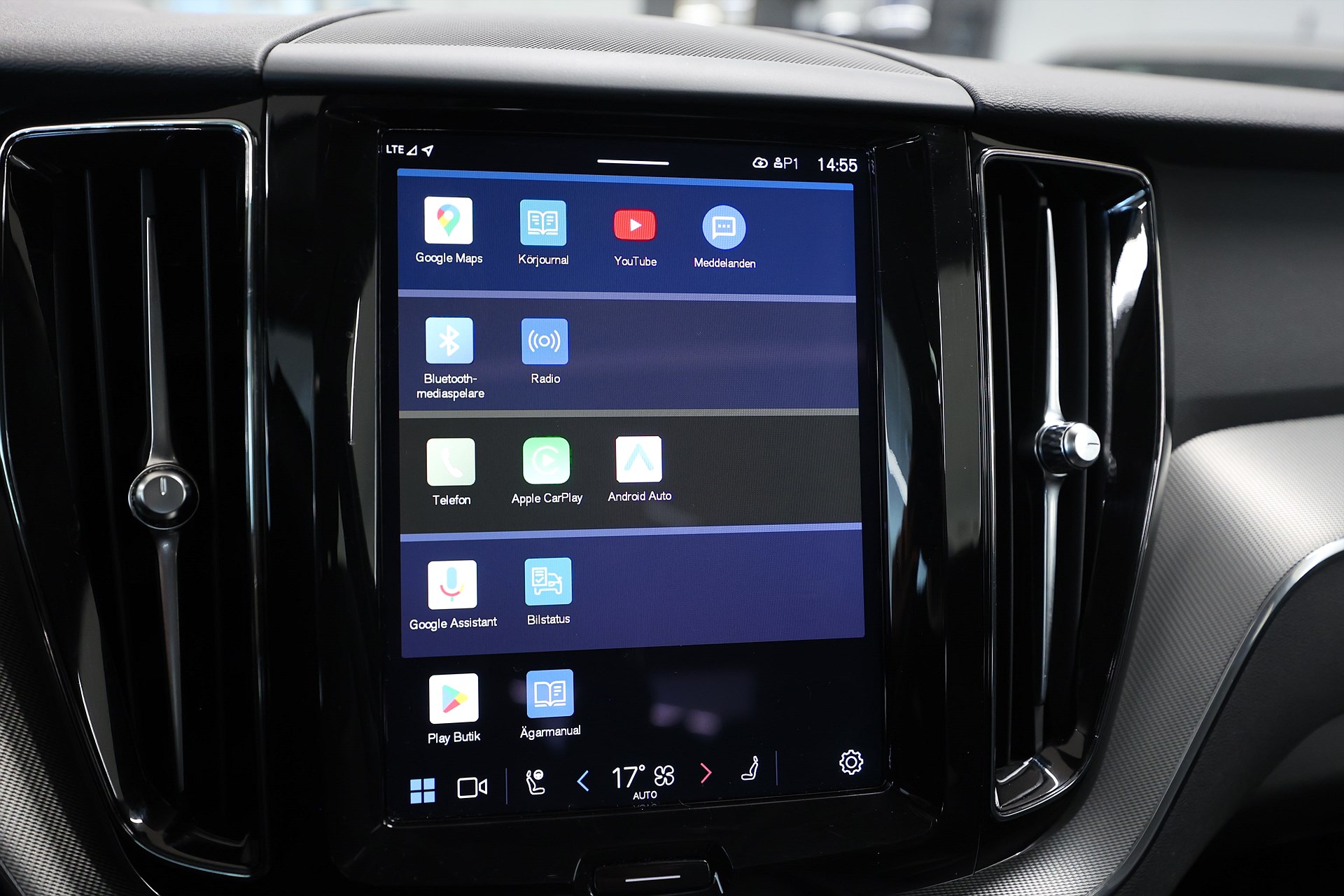 Volvo XC60 Recharge T6 AWD 350hk Plus Dark Pano Drag 360