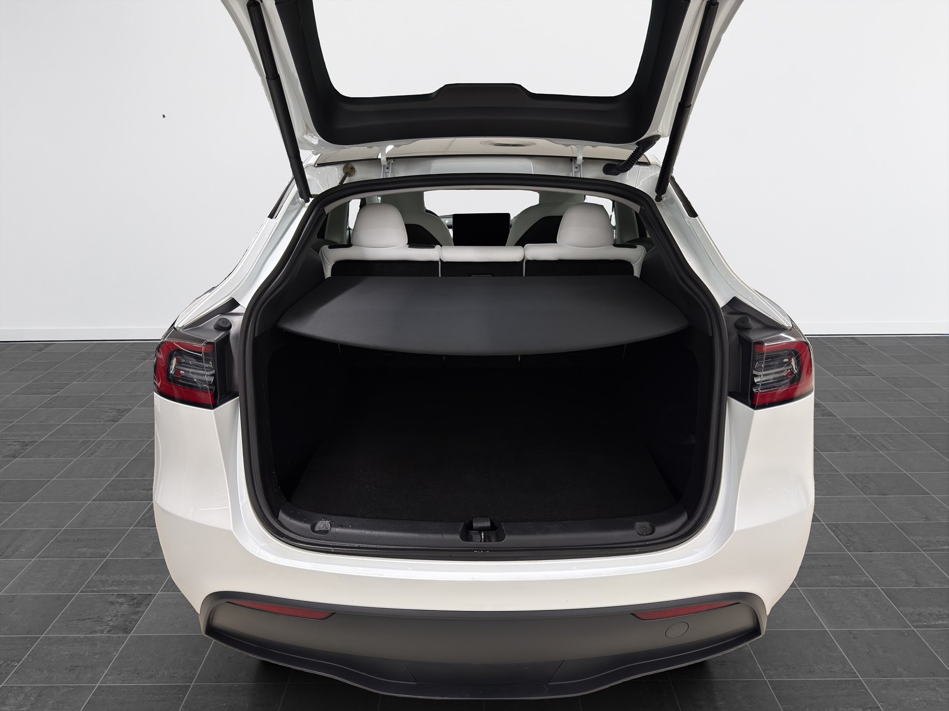Tesla Model Y Long Range 514hk Pano Drag B-Kamera Läder MOMS