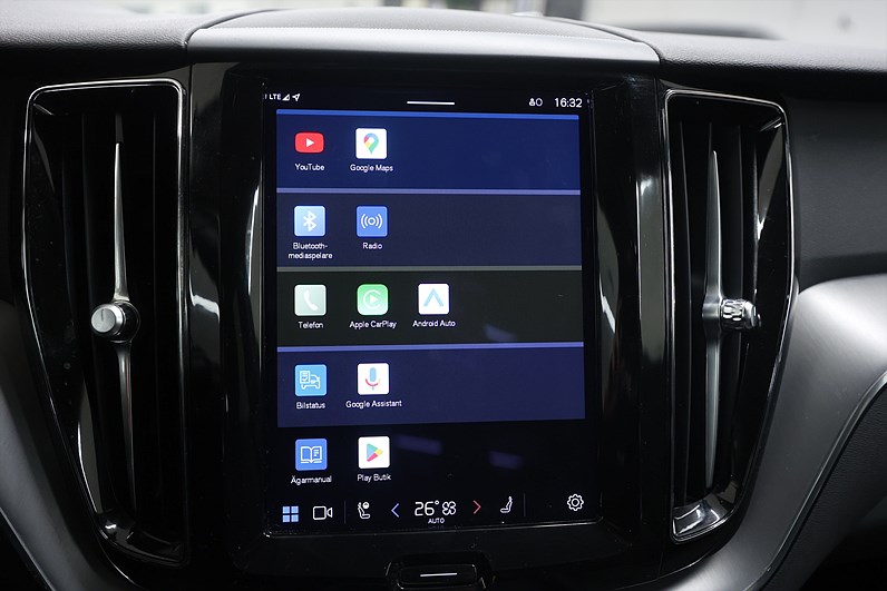 Volvo XC60 Recharge T6 AWD 350hk *Hjulkampanj!* Core Drag