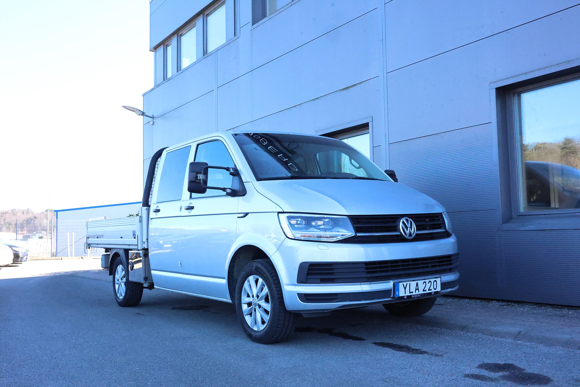 Volkswagen Transporter DH 2.0 TDi 150hk Värmare LED Drag MOMS