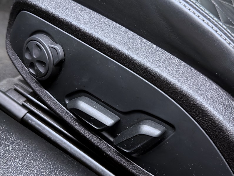 Audi TT Coupé 45 TFSI quattro 245hk Helg på Moberg! S-line B&O Navi PDC