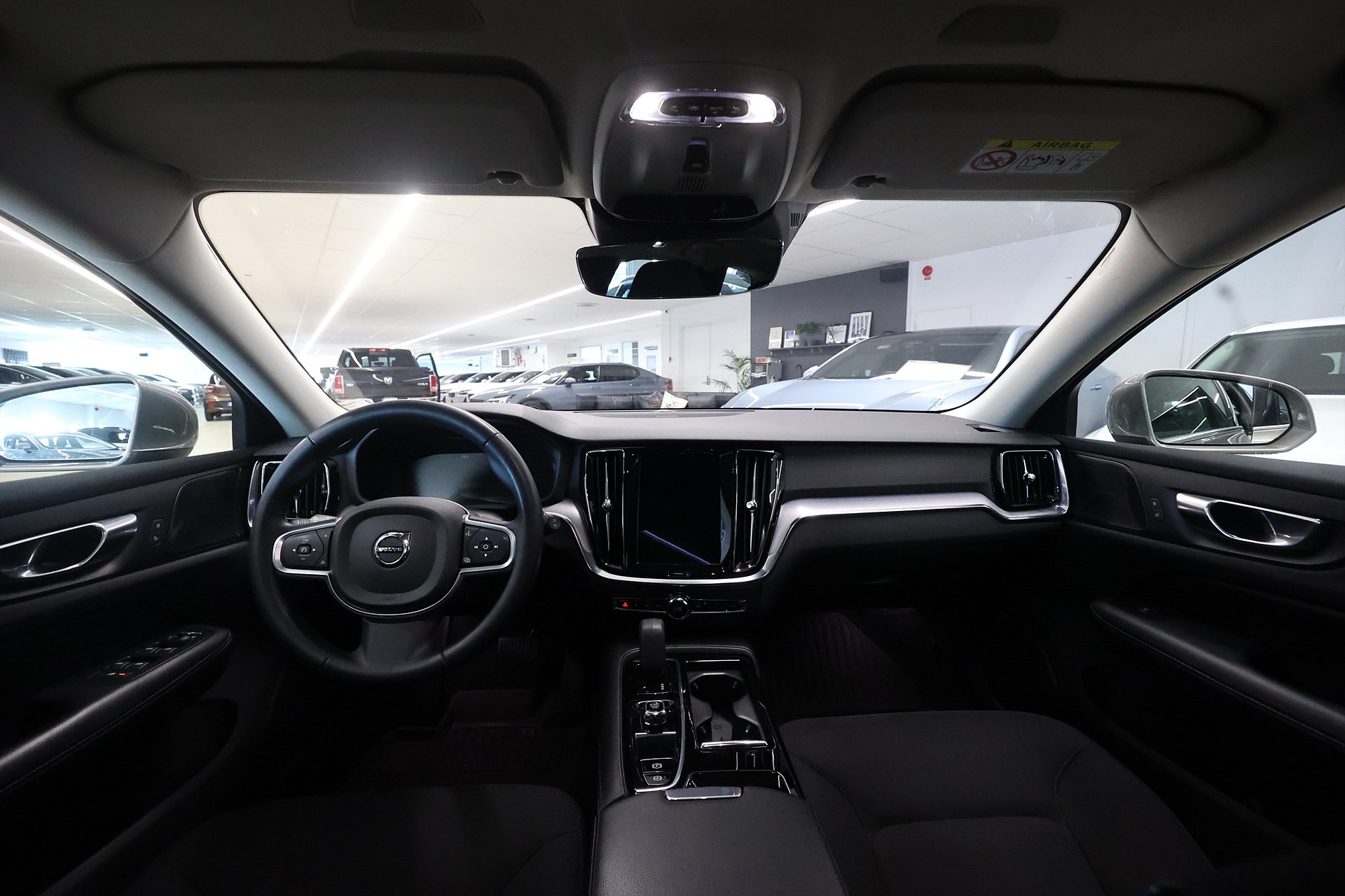 Volvo V60 Recharge T6 AWD 340hk Momentum Pano H/K Keyless