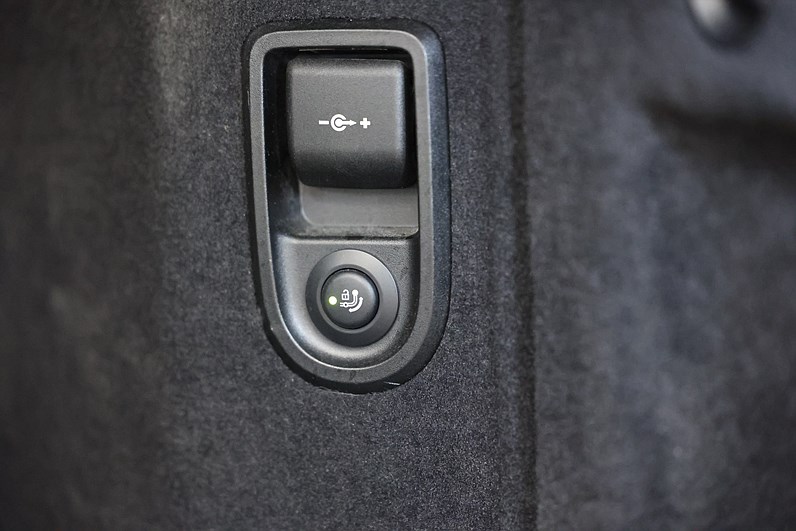 BMW 530e xDrive M-Sport B-Kamera HiFi Skinn Keyless Display key MOMS