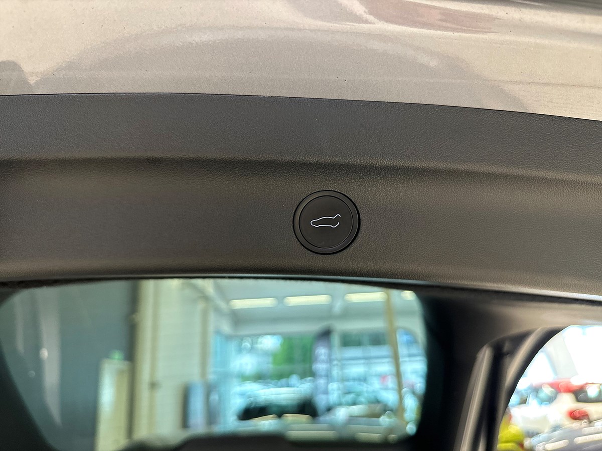 Tesla Model Y – bild 8