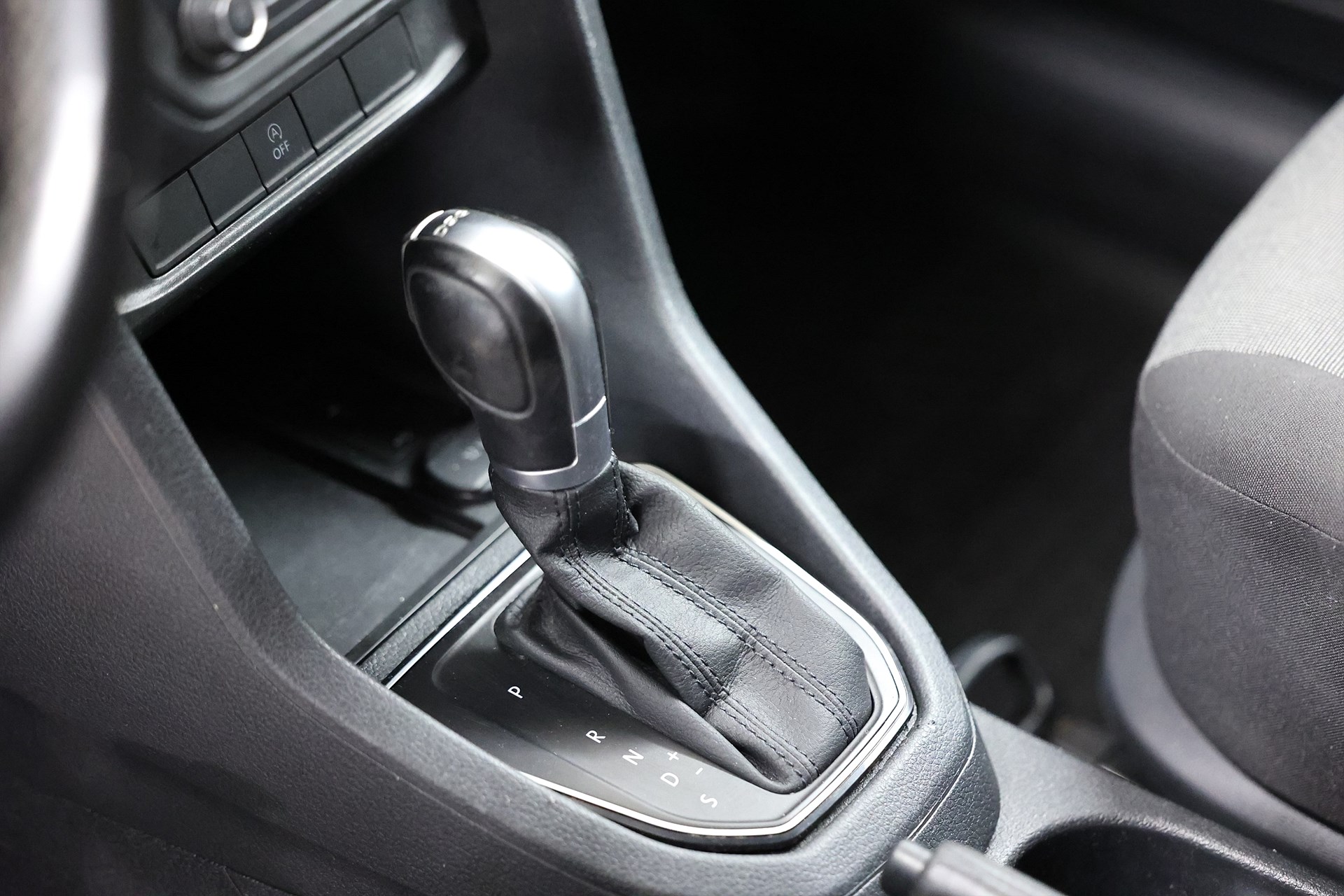 Volkswagen Caddy 2.0 TDI DSG Vst-inrett Värmare med fjärr Bluetooth MOMS
