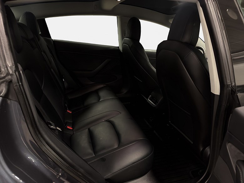 Tesla Model 3 Long Range AWD Autopilot SOH 89,9% 2020, grå – bild 16 av 21, begagnad hos Niber i Järfälla
