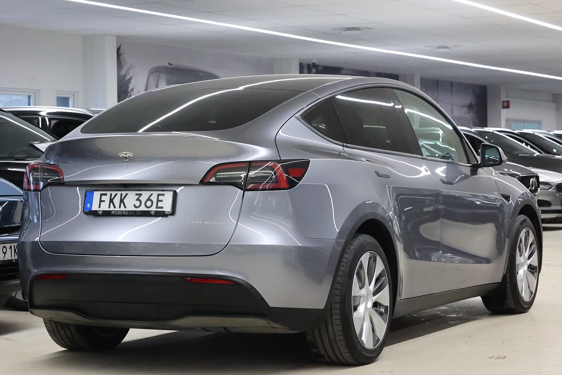 Tesla Model Y Long Range AWD 514hk Pano Navi Läder