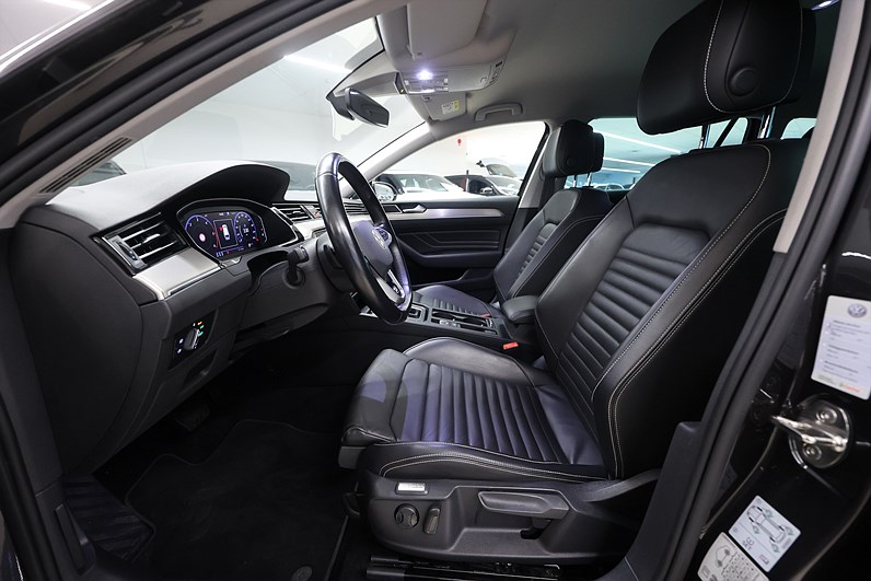 Volkswagen Passat 2.0 TDI SC 4M 200hk *Hjulkampanj!* R-Line
