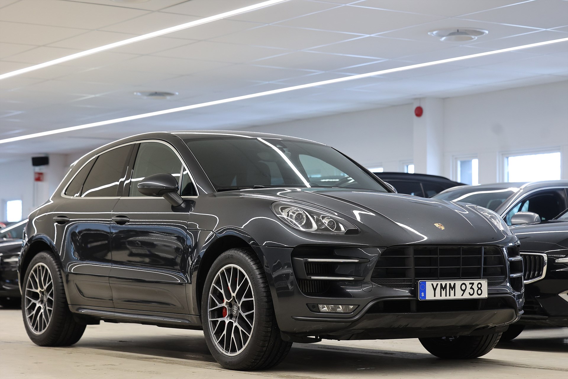 Porsche Macan Turbo Performance 441hk Sport Chrono BOSE Drag