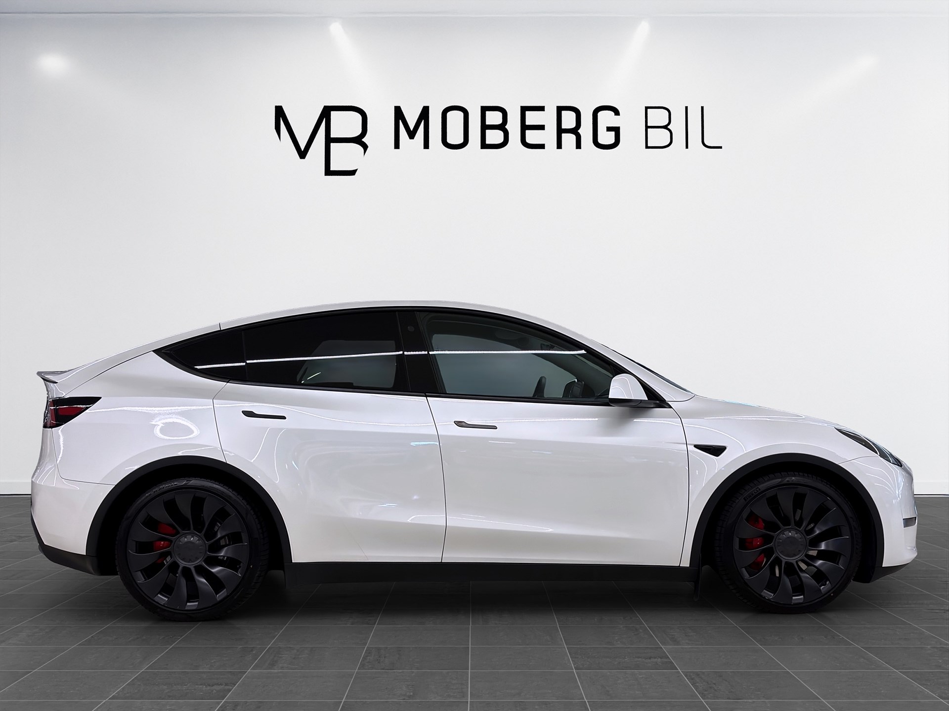 Tesla Model Y Performance 534hk Pano Läder Drag B-Kamera