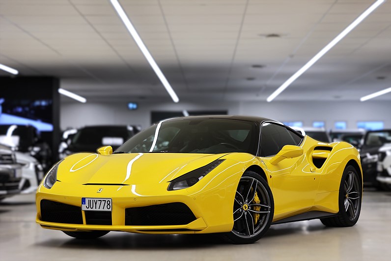 Ferrari 488 GTB 3.9 V8 670hk Kolfiber Giallo Svensksåld