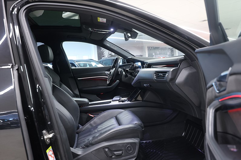 Audi e-tron 55 Quattro 408hk S Line B&O Läder Pano 360