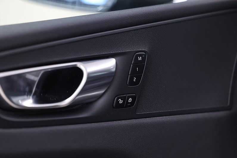 Volvo XC60 Recharge T6 AWD Insripction 340hk *Kampanj!* Pano Läder Navi