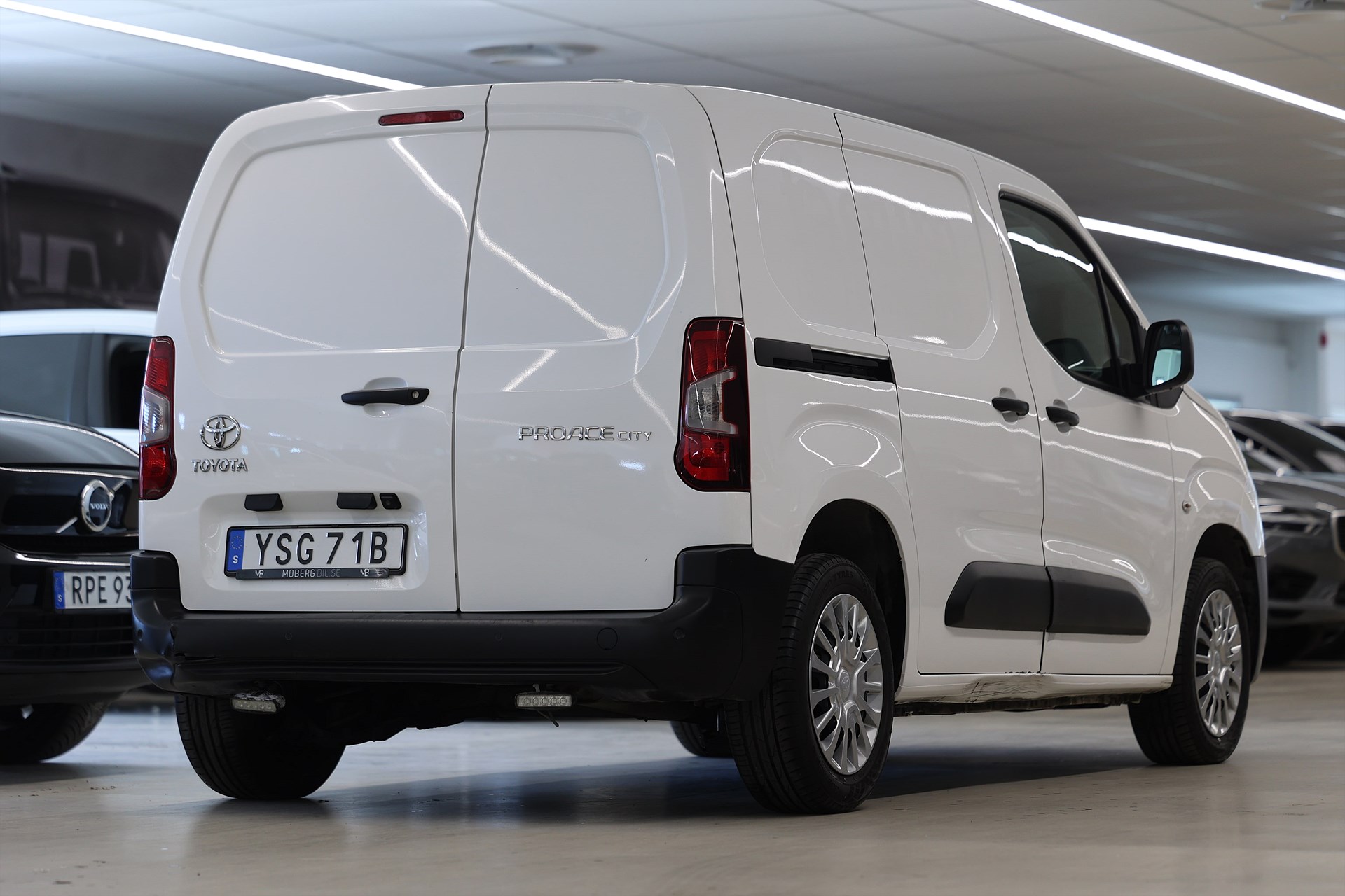 Toyota ProAce City 1.2 Turbo 130hk 3-Sits CarPlay PDC B-Kamera
