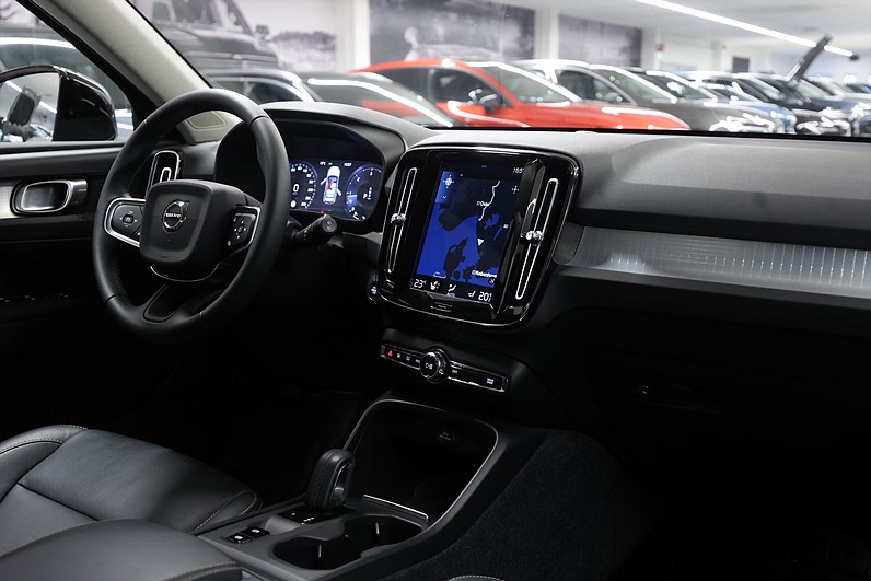 Volvo XC40 D3 AWD Geartronic 150hk Momentum Pro Läder Navi