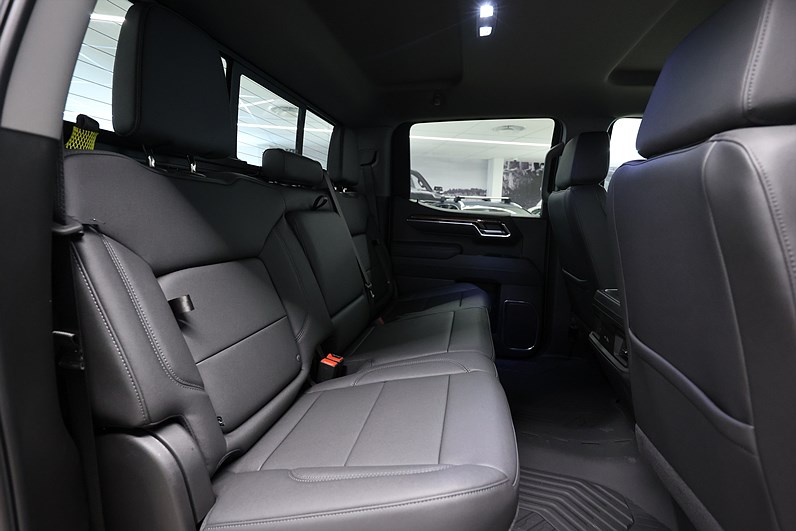Chevrolet Silverado Trail Boss Midnight 3.0 Duramax Z71 Off-Road
