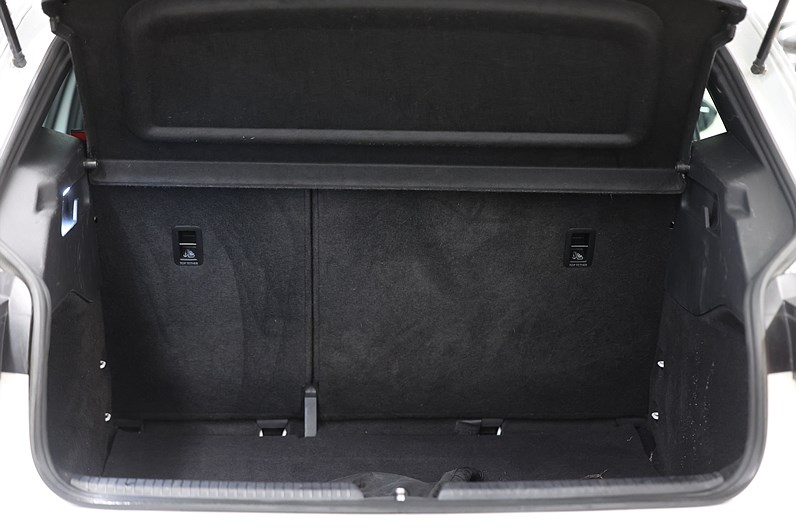 Cupra Born 204hk *Hjulkampanj!* Värmare B-kamera Navi Farth