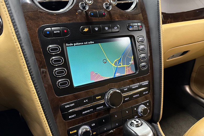 Flying Spur L 6.0 W12 AWD, 560hk, 2006, Unik 2006, svart – bild 17 av 26, begagnad hos Niber i Järfälla