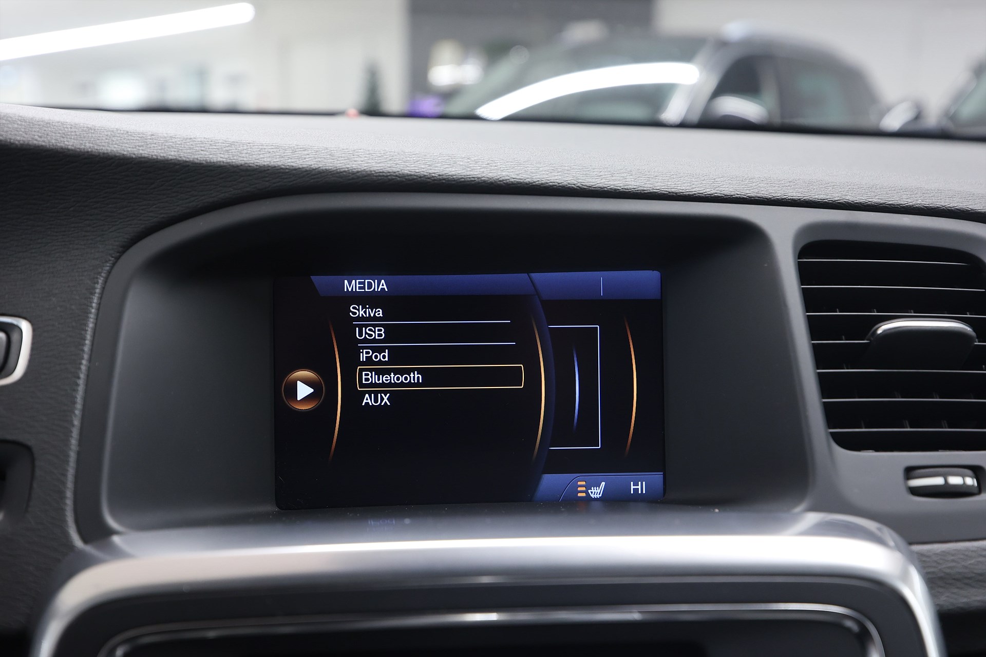 Volvo S60 T5 240hk R-Design Pano B-kamera Värmare