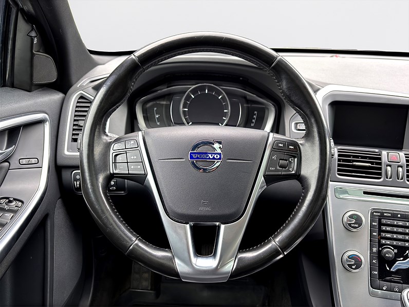Volvo XC60 D4 AWD 190hk Drag Keyless Skinn B-Kamera VOC Pano