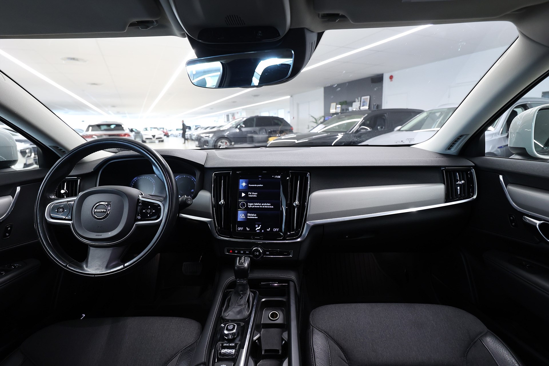 Volvo V90 Cross Country D4 AWD Momentum B-kamera Keyless MOMS